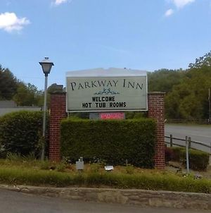 Parkway Inn Waynesville Exterior photo