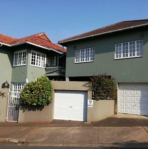 Sparkling Star Bed And Breakfast Durban Exterior photo
