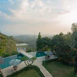 Reddoorz Resort @ Lembang 2 Exterior photo
