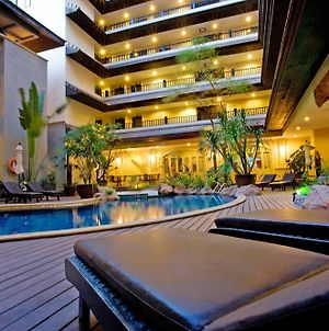 Nirvana Place Apartment Pattaya Exterior photo