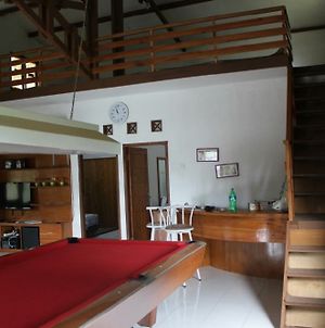 Villa Bayu Lembang Exterior photo