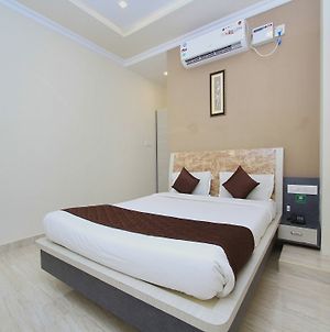 Oyo 8446 Bouvana Residency Hotel Pondicherry Exterior photo