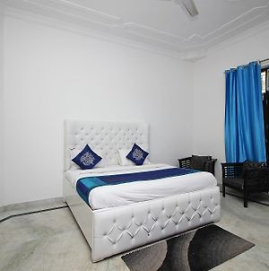 Oyo 9076 Absin Hospitality 2 Hotel Greater Noida Exterior photo