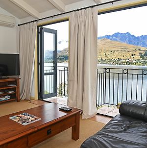 Absolute Lakefront Apartment Queenstown Exterior photo