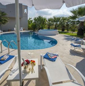Luxury Xenos Villa 2 With 4 Bedrooms , Private Swimming Pool, Near The Sea Tigkaki  Exterior photo