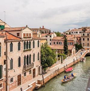 Carmini Canal View And Balcony With Lift Apartment Venice Exterior photo