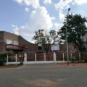 Like A Rock Hotel Bloemfontein Exterior photo