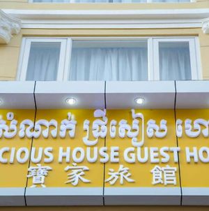 Precious House Guesthouse Phnom Penh Exterior photo
