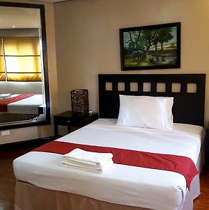 Lpl Suites Greenbelt Makati City Exterior photo