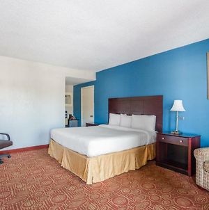 Americas Best Inn And Suites Augusta Room photo