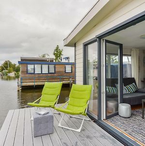 Bright And Comfortable Houseboat Apartment Aalsmeer Exterior photo