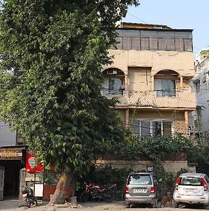 Super Oyo Collection O Hamilton Hotel Near Dlf Avenue Saket Delhi  Exterior photo