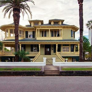 Schaefer Haus Mansion Bed & Breakfast Galveston Exterior photo