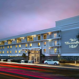 Commodore Hotel Cape Town Exterior photo