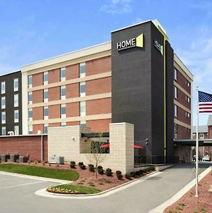 Home2 Suites By Hilton Greensboro Airport Exterior photo