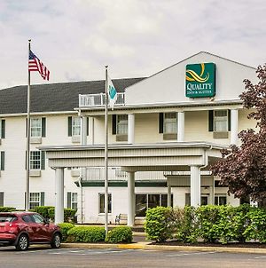 Quality Inn & Suites Bellville - Mansfield Exterior photo