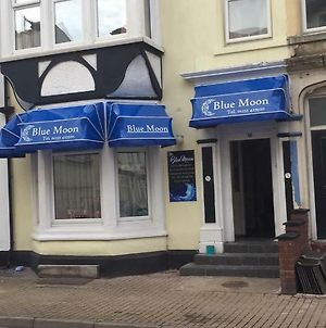 The Blue Moon Bed & Breakfast Blackpool Exterior photo