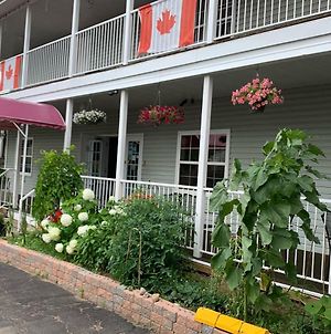 Midtown Motel & Suites Moncton Exterior photo