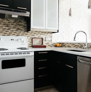 Bright 2Br In Plateau By Sonder Hotel Montreal Exterior photo