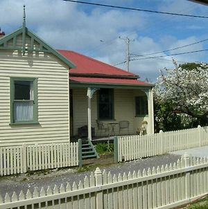 Mc Intosh Cottages Strahan Exterior photo