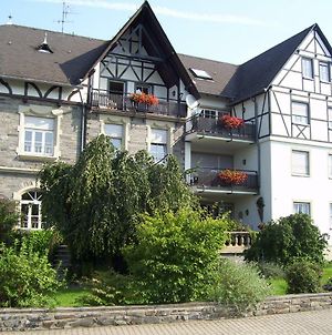 Ferienwohnungen Zum Niederberg Lieser Exterior photo