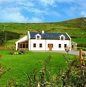 Chapel Cross House - With Private Apartment At Rear Ballinskelligs Exterior photo