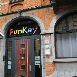 Funkey Hotel Brussels Exterior photo