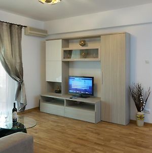 Central Luxury Flat With Terrace - Adela Accommodation - Ideal For Long Stays Bucharest Exterior photo