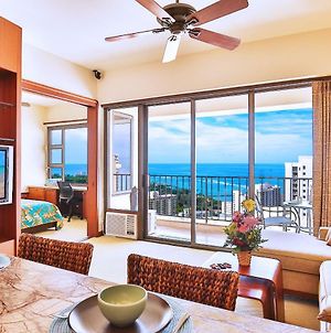 Luxury Penthouse With Panoramic Ocean Views | 1 Block To Beach | Free Parking & Wifi Apartment Honolulu Exterior photo