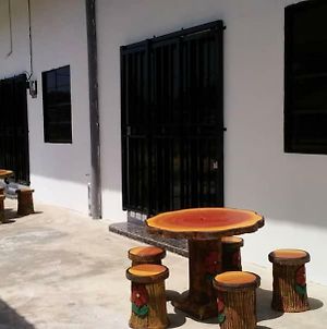 Rehat Penginapan Famili Villa Kampung Kuala Besut Exterior photo