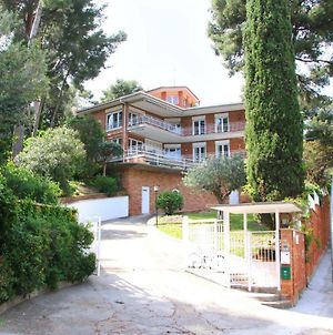 Gran Villa Entre Mar Y Montana Castelldefels Exterior photo
