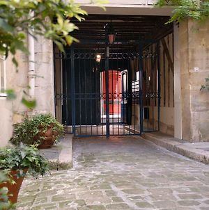 The Sleeping Lion Apartment Paris Exterior photo