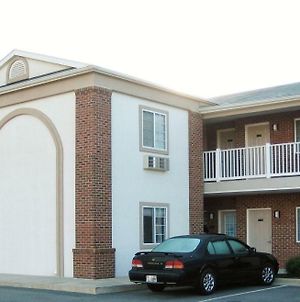 Affordable Suites Burlington Exterior photo