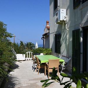 Apartment With Terrace And Sea View Mali Losinj Exterior photo