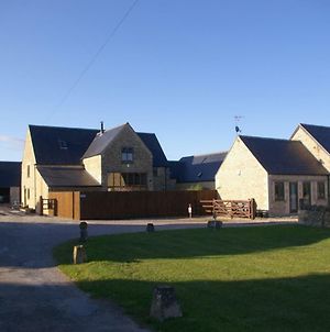 Ty Nant Cottages And Suites Carterton Exterior photo