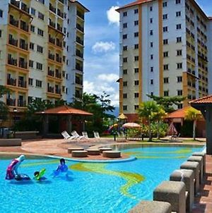 Apartment @ Bukit Merah Laketown Kampong Kubu Gajah  Exterior photo