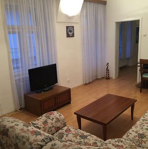 Nice Apartment For 4 People Near Cathedral Kosice Exterior photo