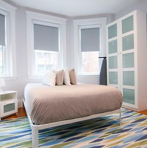 A Stylish Stay W/ A Queen Bed, Heated Floors.. #24 Brookline Exterior photo