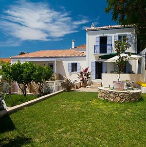 Villa Aelia In Spetses - Charm & Convenience, 2Min Beach Exterior photo