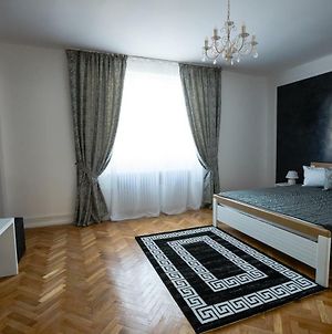 White Spacious Apartment Sibiu Exterior photo