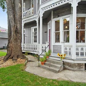 Historic Garden District Victorian Mansion Hotel New Orleans Exterior photo