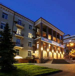 Oberig Hotel Kyiv Exterior photo