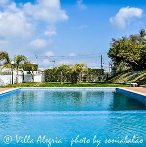 Villa Alegria- Happy Home Ferreiras Exterior photo