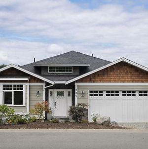 Valley View Apartment Lake Cowichan Exterior photo