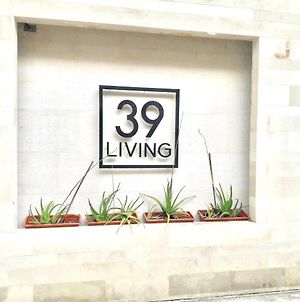 39 Living Apartment Bangkok Exterior photo