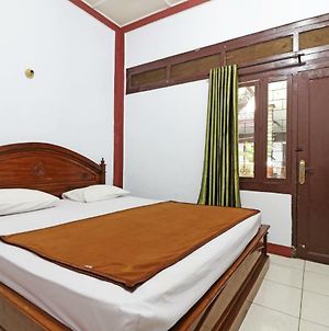 Borneo Hostel Jakarta Exterior photo