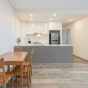 Nice And Clean Apartment With Free Wifi And Netflix Bankstown Exterior photo
