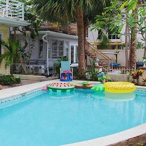 Treasure Island Beach Retreat Sleeps Up To 15 Villa Exterior photo