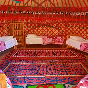 Happy Nomads Yurt Camp & Hostel Karakol Exterior photo
