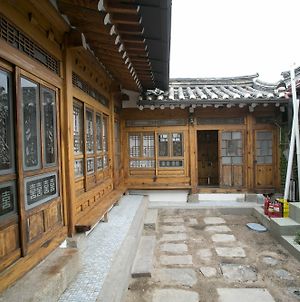 Nuri Hanok Guesthouse Seoul Exterior photo